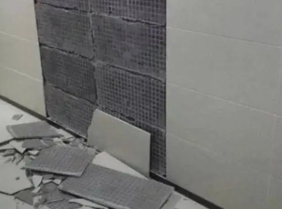 新宾瓷砖空鼓维修公司分享下新宾墙砖松动维修的知识